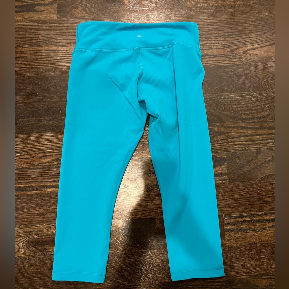 Lululemon cropped reversible blue leggings, size 6 - Picture 3 of 4
